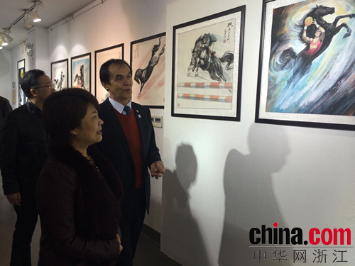 中華網：澳籍華人、著名畫家姚迪雄等人書畫作品昨展出