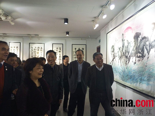 中華網：澳籍華人、著名畫家姚迪雄等人書畫作品昨展出